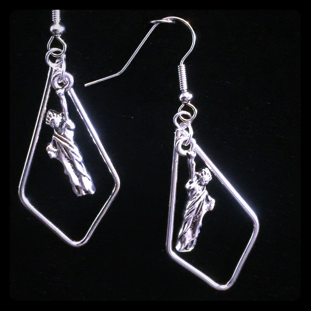 “Lady Liberty” Drop Earrings
